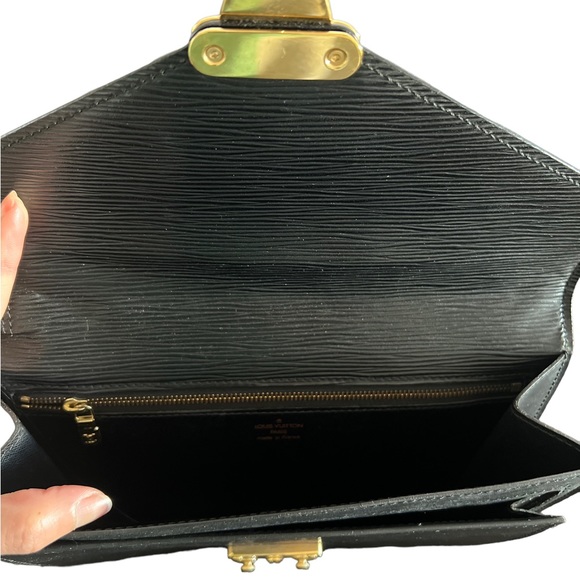 Louis Vuitton Sellier Dragonne Clutch - Picture 8 of 11